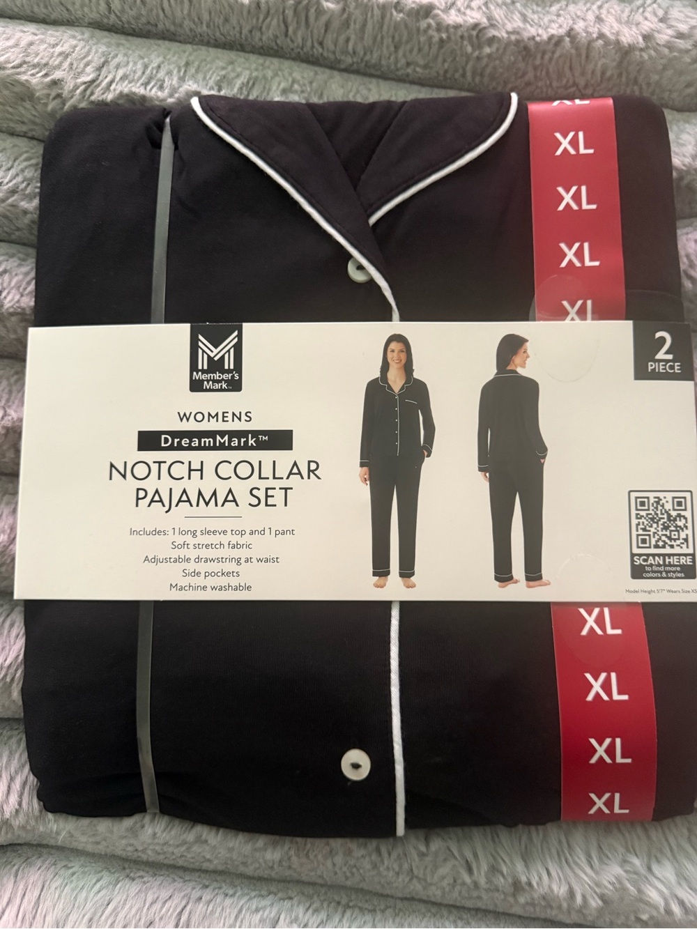 Member's Mark DreamMark Women's Black Notch Collar Pajama Set